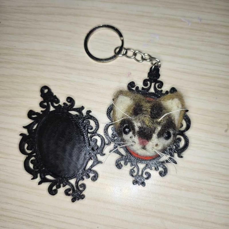 baroque picture frame simple keychain embroidery