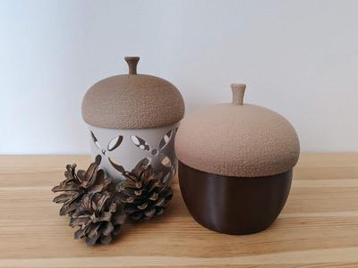 Acorn-shaped bowl