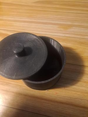 Simplistic Bowl with Lid