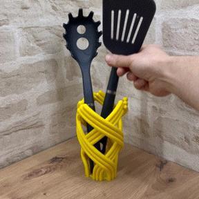 SPAGHETTI SPIRAL VASE