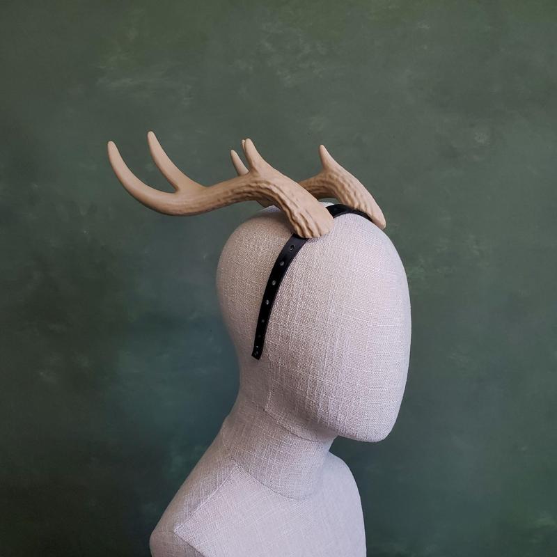 Kiki | Large Wavy Antlers