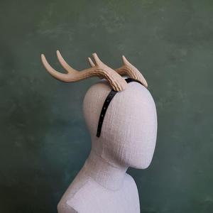 Kiki | Large Wavy Antlers