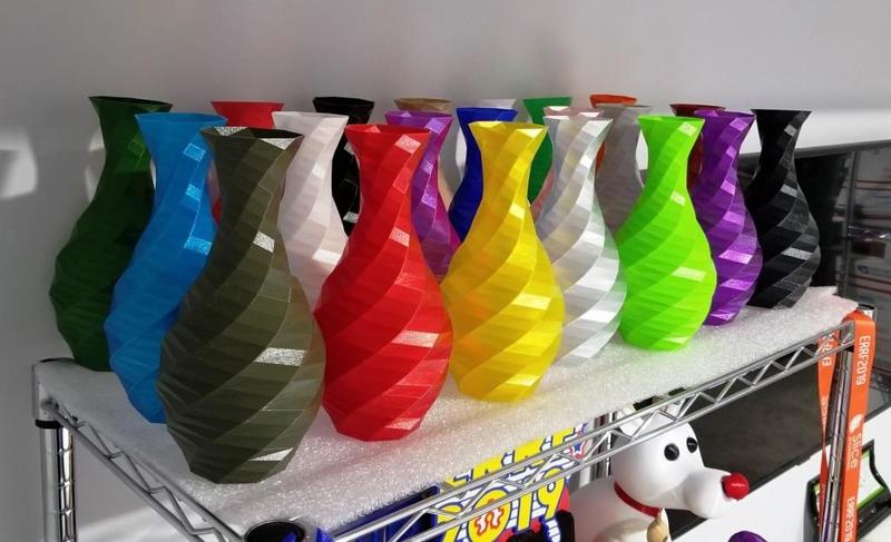 Low-poly Rose Twist Vase