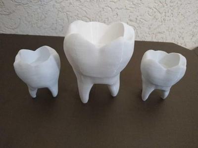 Thooth Vase