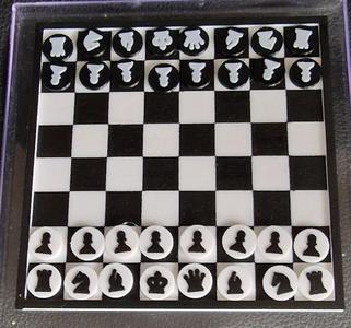 Flat CHESS for easy travel 