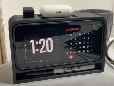 Iphone 15 Pro Max Standby Dock (Midcentury Modern)