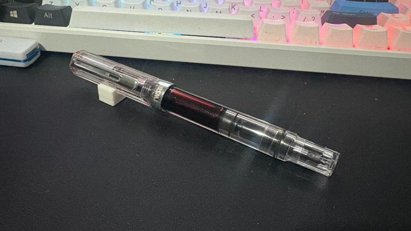 Chopstick/pen rest with magnets