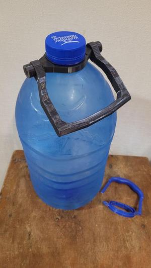 Bottle handle