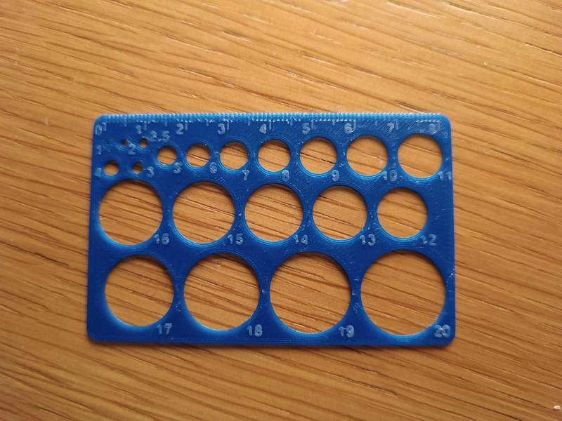 Circle stencil card
