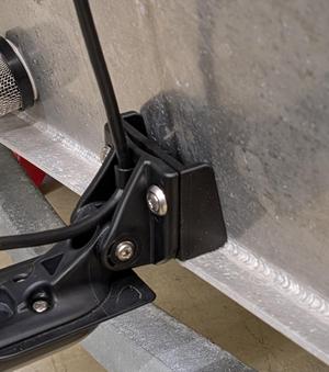 Transducer mount for aluminum boat