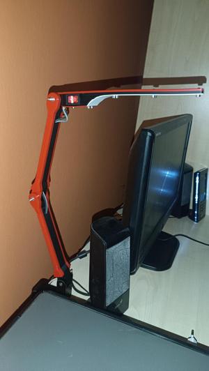 Desk lamp