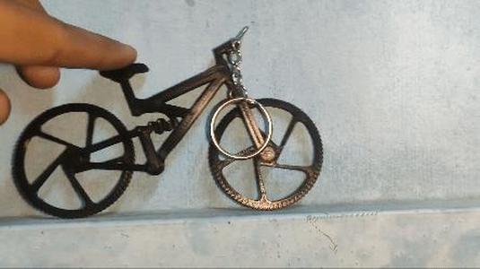 Functional Mini Mountain Bike Keychain – Print-in-Place with Working Suspension!