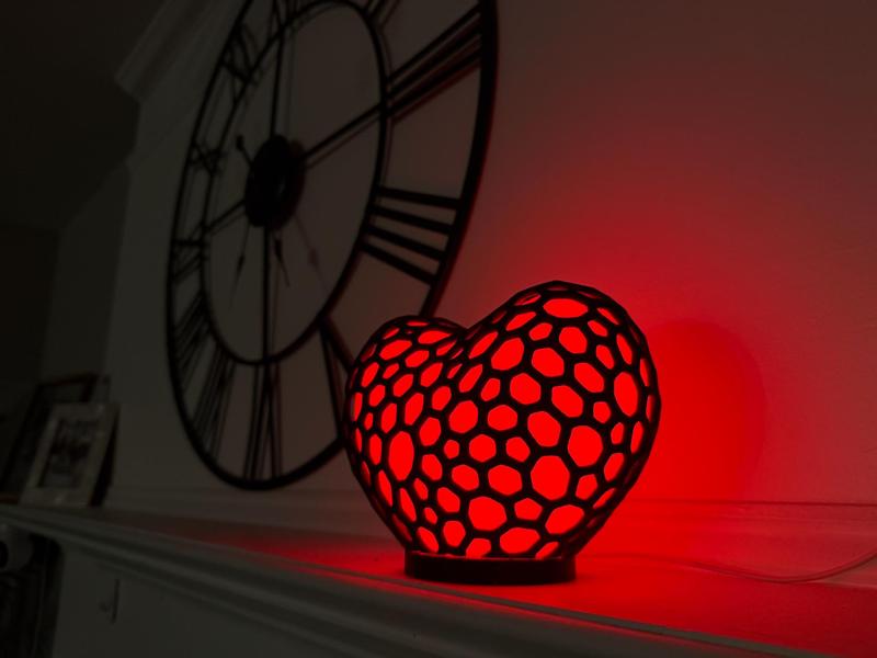 LED Desk Lamp Modern Voronoi Pattern Heart