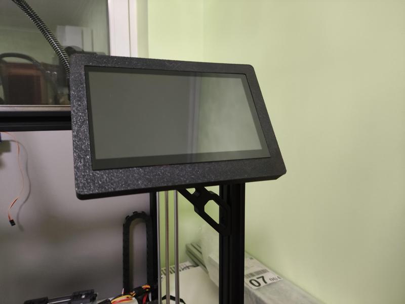 Generic 7 inch HDMI Display enclosure with a bracket for 2020 extrusion. Fits VZBOT and others.