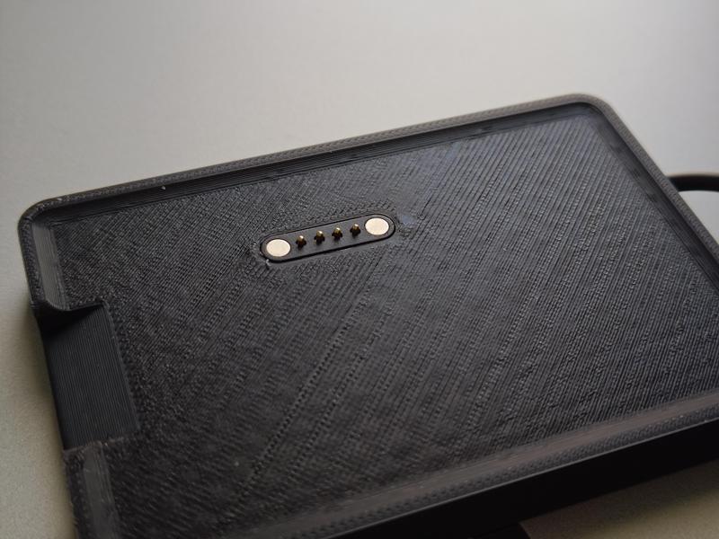 Seeed Studio Sensecap T1000-E charging cradle/puck