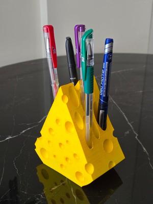 Cheezy Curvy Pen Holder