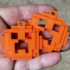 MINECRAFT CREEPER  KEYCAINS