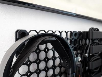 Headphone Holder for Multiboard and Multipoint
