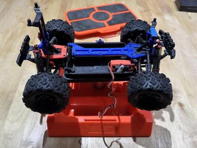 Latrax Teton adapter for Thunder Tiger repair workstation