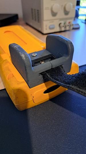 Fluke 789 Magnetic Strap Holder