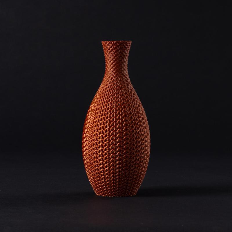 Minimalist Vase with Braided Motif (vase mode)
