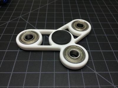The Newton - Fidget Spinner (Spins smooth!)