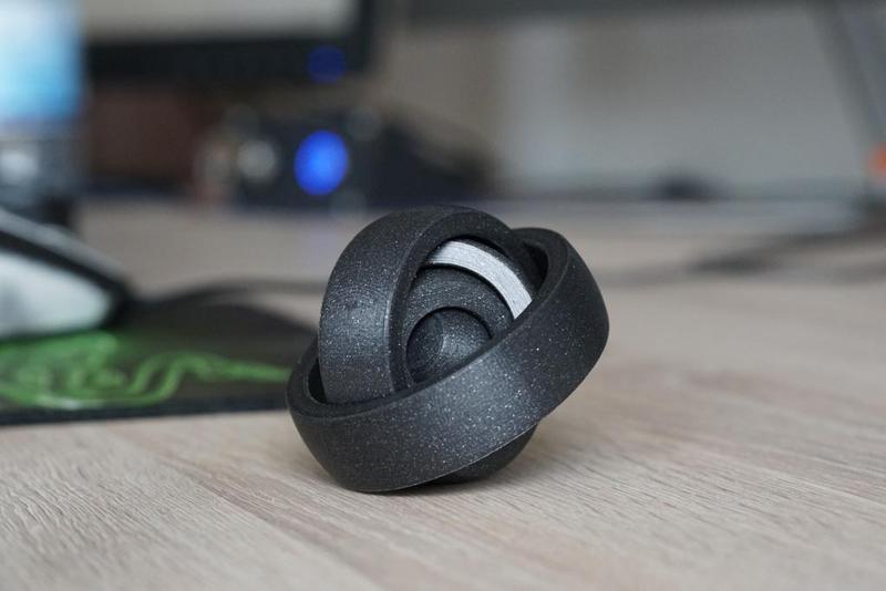 Rotating Rings Toy with fine mesh
