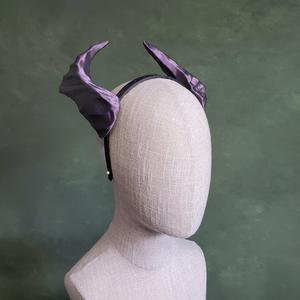 Holly | Medium Bone Horns
