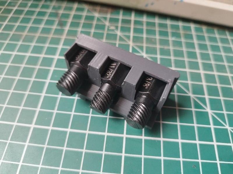 1/2" hex bit holder for case
