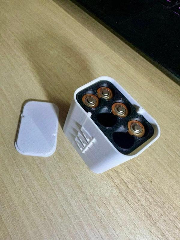 AAA Battery / Cell Holder Capacity - 6