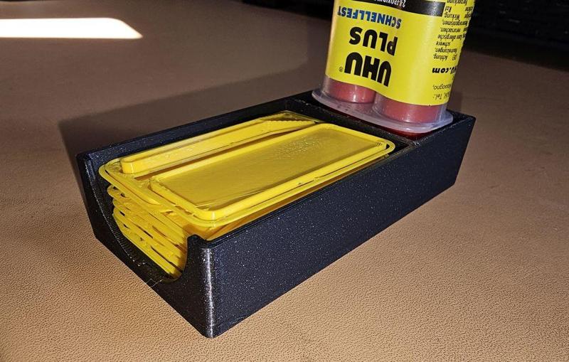 dispenser for the glue card