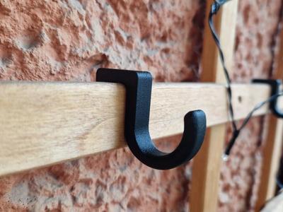 Simple strong hook