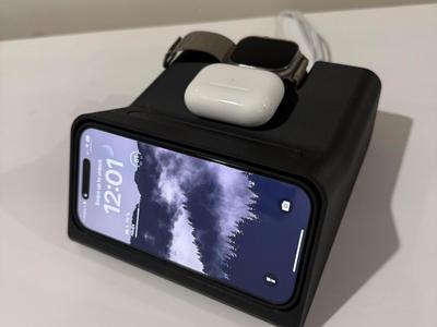 iPhone 16 Pro + Case Standby Mode Dock + Watch 