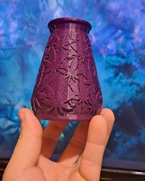 Cannabis Vase.stl