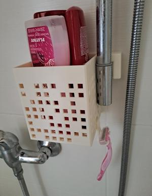 Shower gel / shampoo / accessories holder