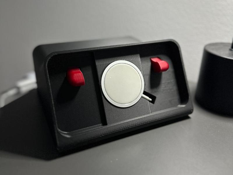 iPhone 14 Pro Max Dock  with Case