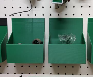 Workbench container for panel ikea skadis style