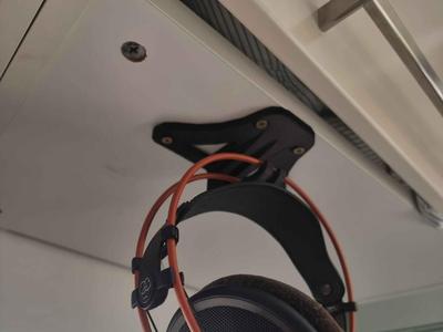 Topside Mounted Headphone Holder