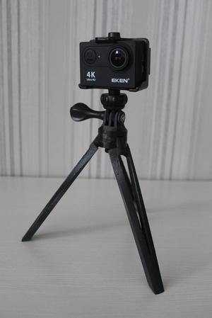 Camera tripod
