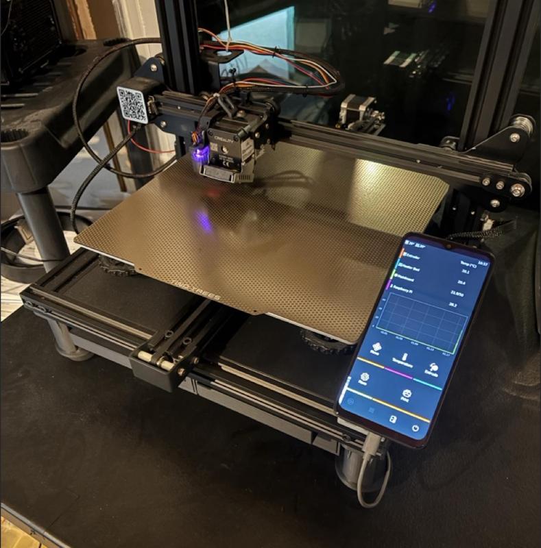 Simple phone or screen mount for 4040 extrusion Android KlipperScreen