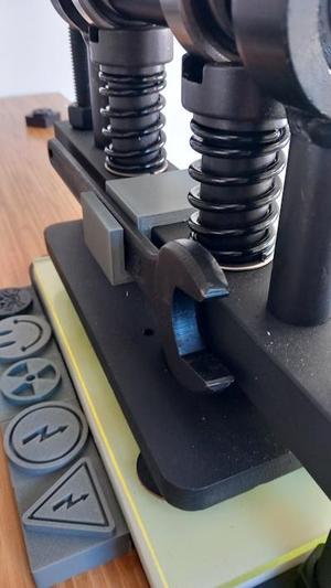 Vevor Leather Press Wrench Hanger 