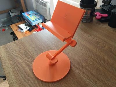 Adjustable phone/tablet stand