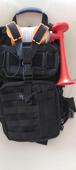 Anti-bear gas horn m.o.l.l.e support for backpack