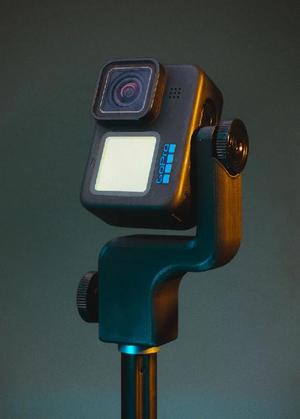 Spigot Vertical GoPro Mount for light stands   