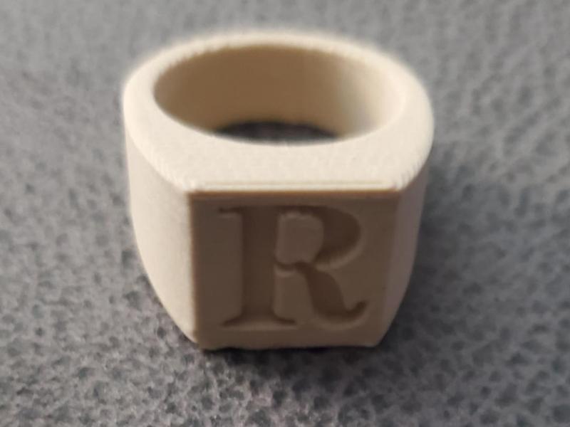 R RING