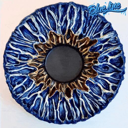 EASY and STANDLESS wall-mounted realistic IRIS "Print in Place".