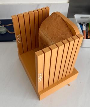 Bread slicer guide
