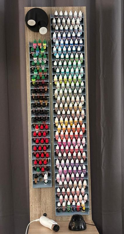 Paint Rack für eine Wandmontage