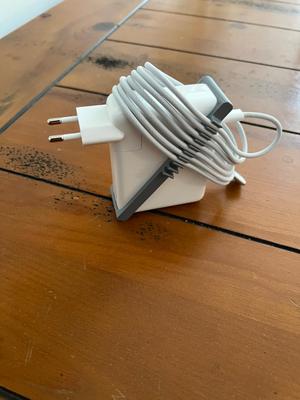 MacBook cable organizer 140W