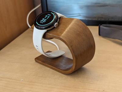 Wood Pixel Watch 2 Charger Stand